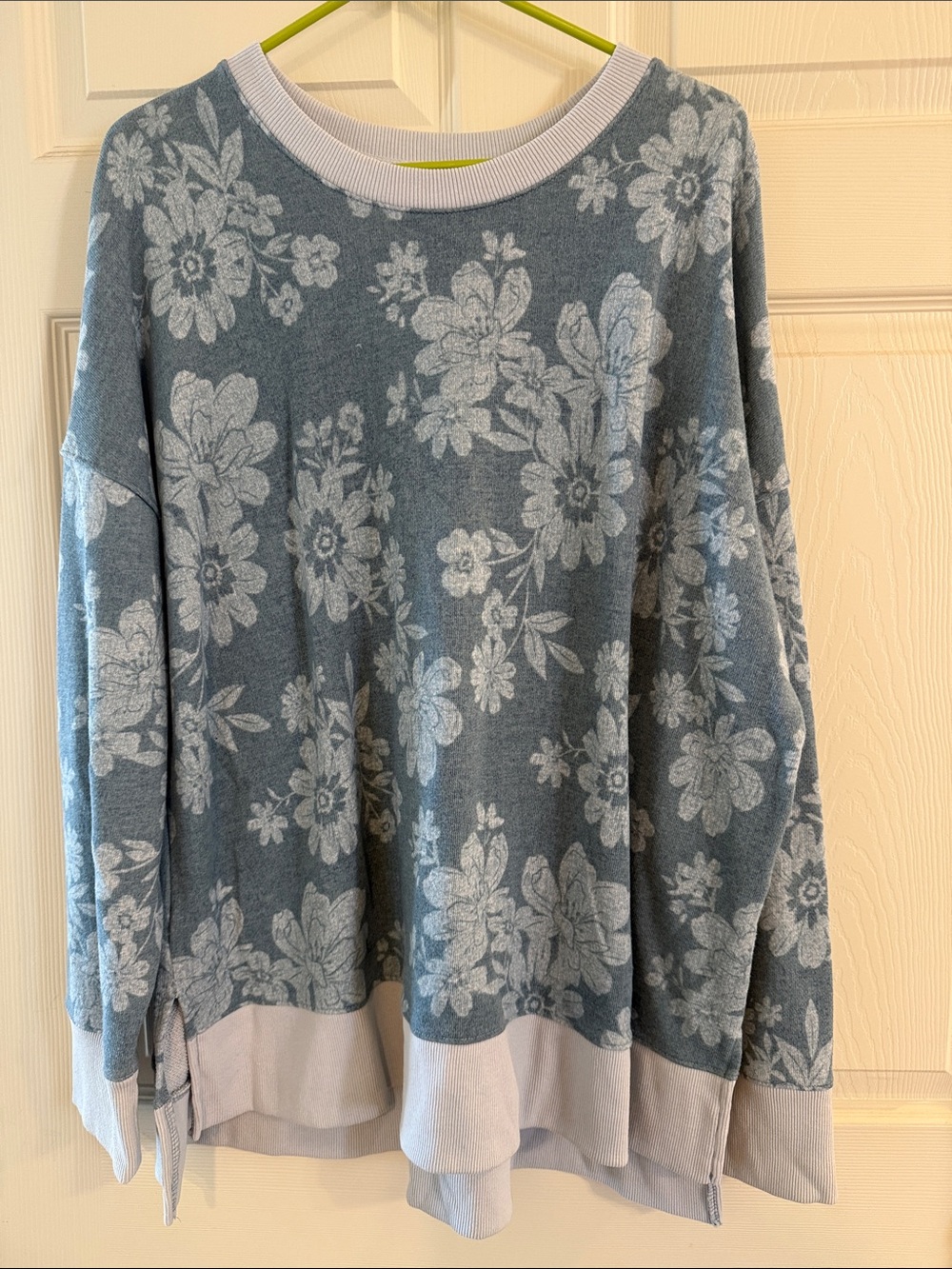 Time and Tru Blue Floral Crewneck Sweater